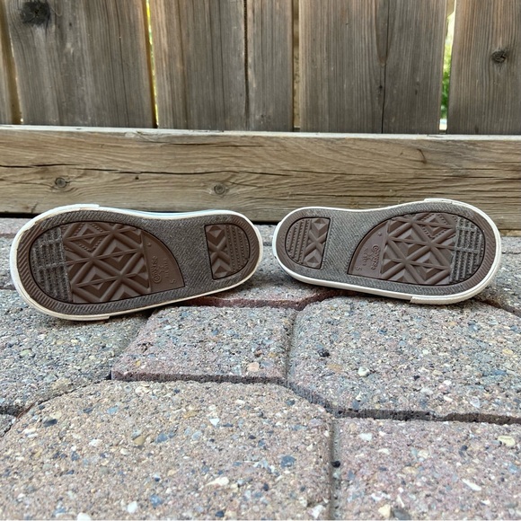 Converse All Star Chuck Taylor kids black, white lace up sneakers. Size 5. Use. - Picture 3 of 10